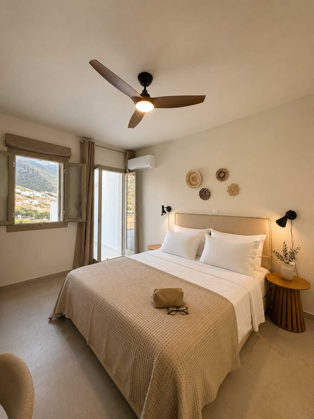 Κρεβάτι στη σουίτα του Thyme timeless stay στη Σίφνο